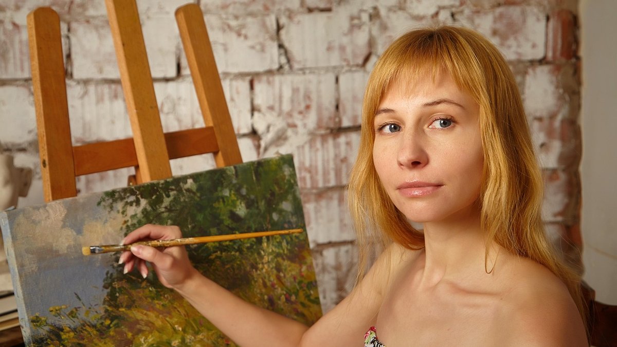 Preparing canvas surfaces for oil painting outdoors